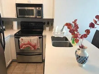 Hotel Kashaneh Guest House - Harrison Garden Toronto