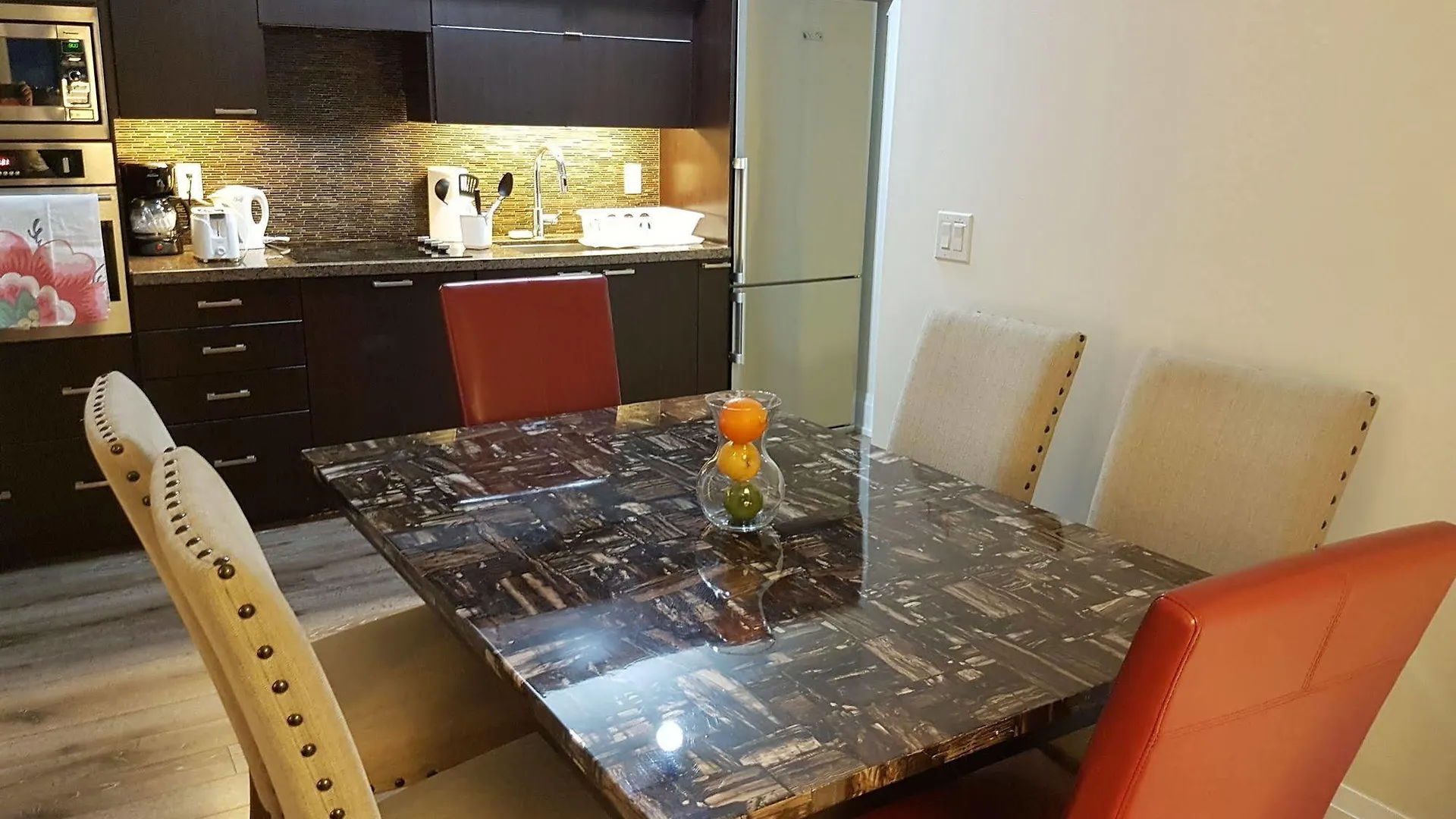 Kashaneh Guest House - Harrison Garden Toronto 3*,
