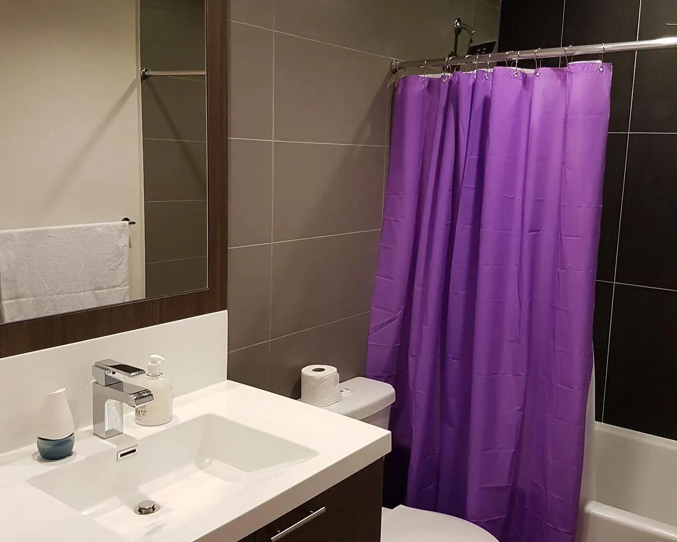 Hotel Kashaneh Guest House - Harrison Garden Toronto