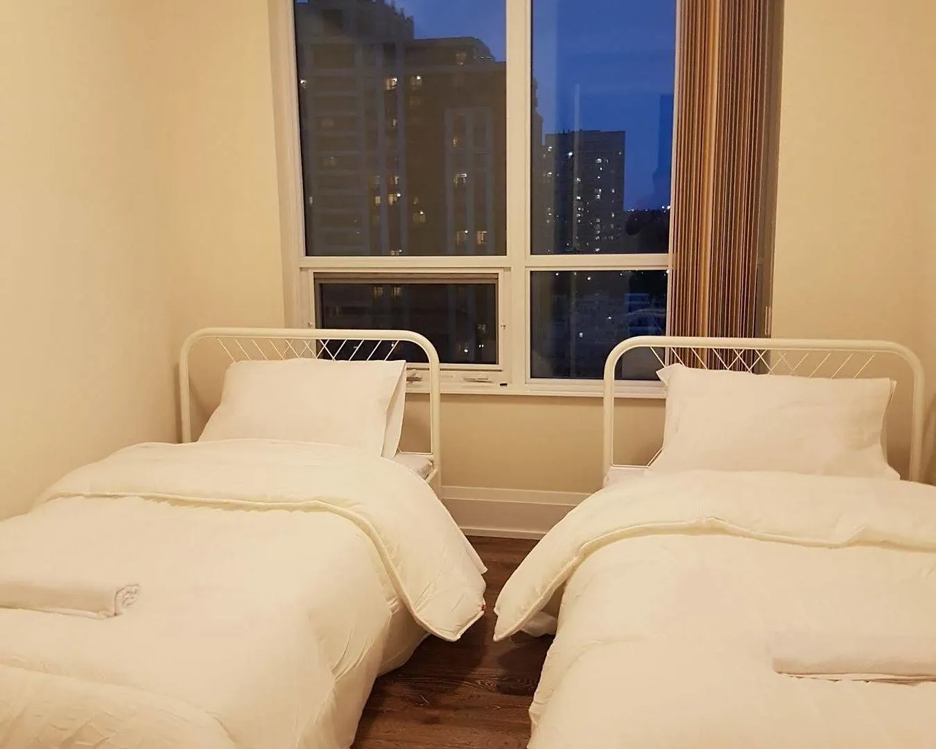 Hotel Kashaneh Guest House - Harrison Garden Toronto