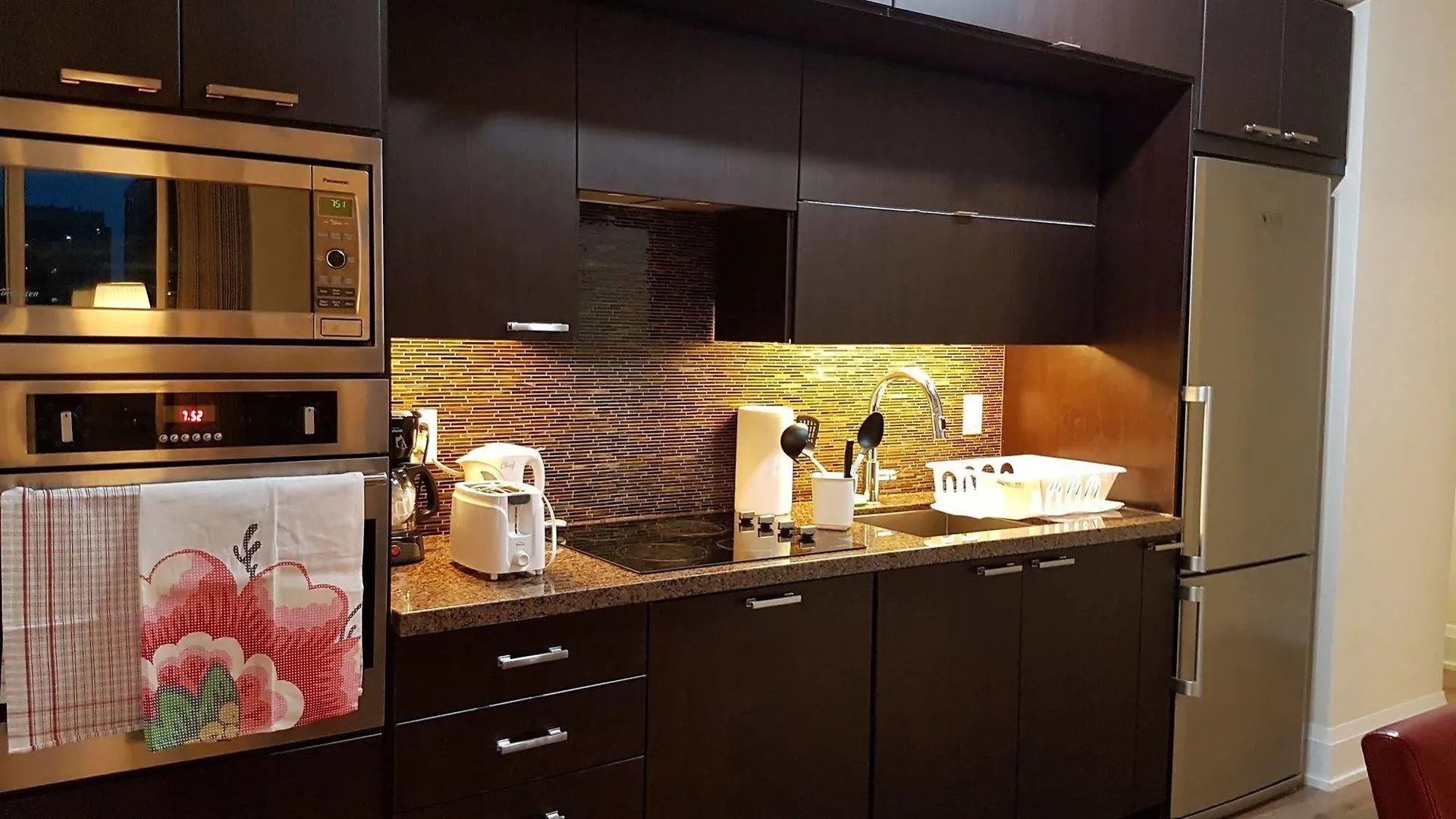 Kashaneh Guest House - Harrison Garden Toronto 3*,  Canada